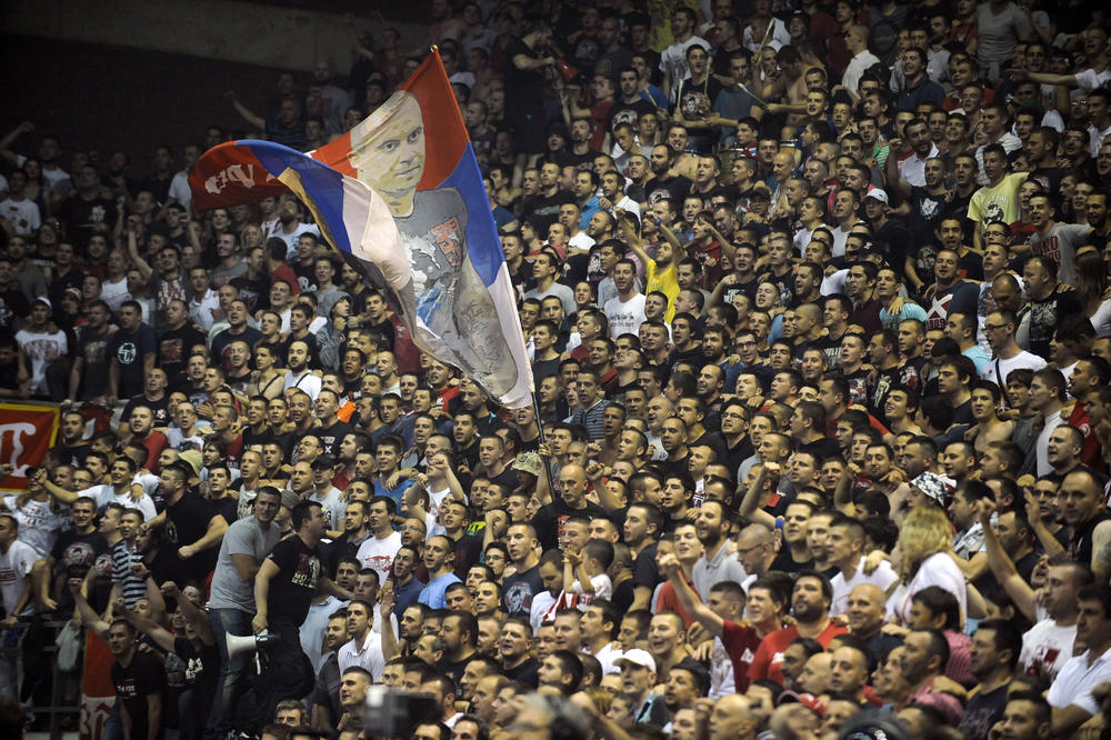 Da li je iko sumnjao da će BAŠ OVA PESMA grmeti Pionirom? (VIDEO)