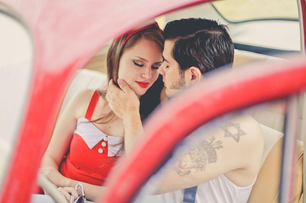 Muškarci su alergični na ovo pitanje! Kada je najbolje da mu ga postaviš? (FOTO) (GIF)