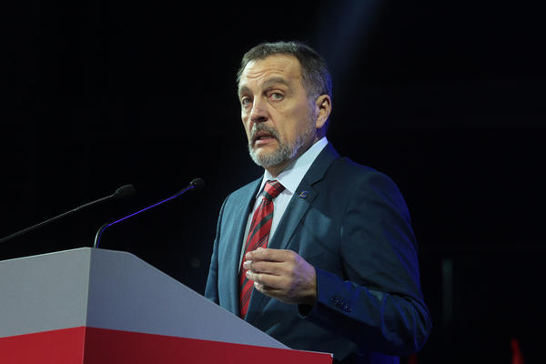 NAPREDNJAČKA PRAKSA KORIŠĆENJA BATINAŠA JE METASTAZIRALA! Siledžija Bogdan Laban mora da snosi političku i krivičnu odgovornost!