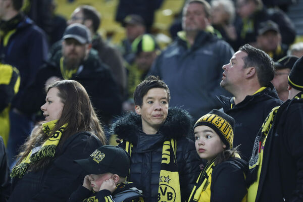 Nestvaran potez navijača Borusije Dortmund posle odlaganja meča sa Monakom! (FOTO)