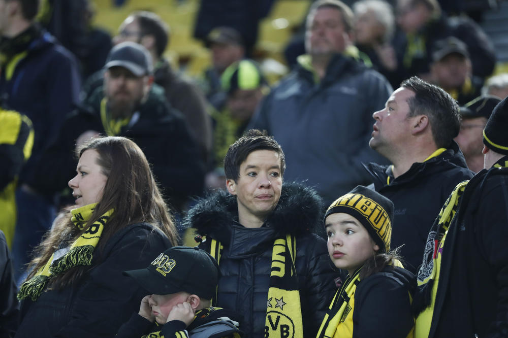 Nestvaran potez navijača Borusije Dortmund posle odlaganja meča sa Monakom! (FOTO)