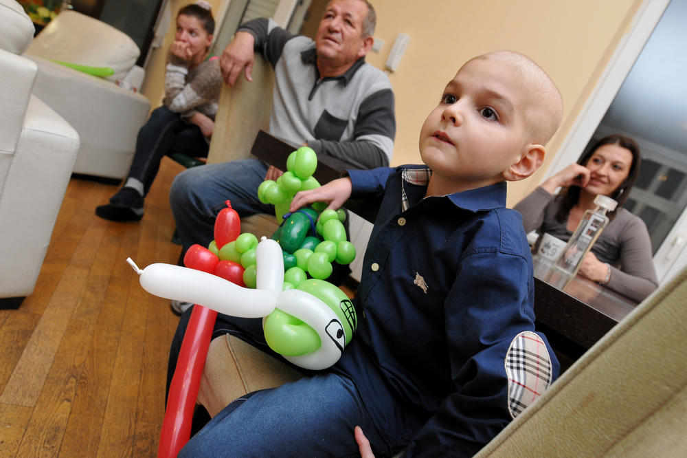 OVO JE PRAVO SRCE SRBIJE: Dečak iz Niša će za Uskršnje praznike pokloniti svoje igračke deci oboleloj od raka!