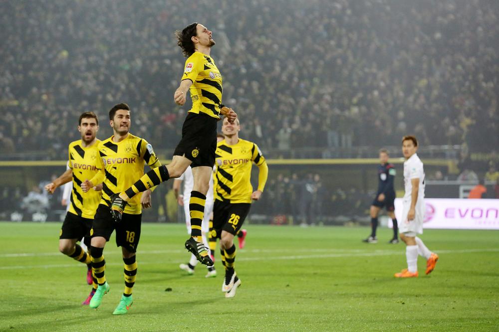 Do juče je sa njima delio svlačionicu! Oglasio se Neven Subotić posle bombaškog napada na njegov bivši klub! (FOTO)