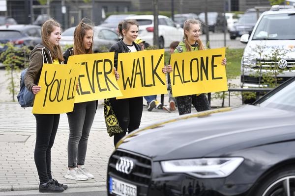 NEĆEMO SE PREDATI TERORU: Danas ne igramo za Dortmund! Igramo za sve! Mržnja ne sme da pobedi! (FOTO)