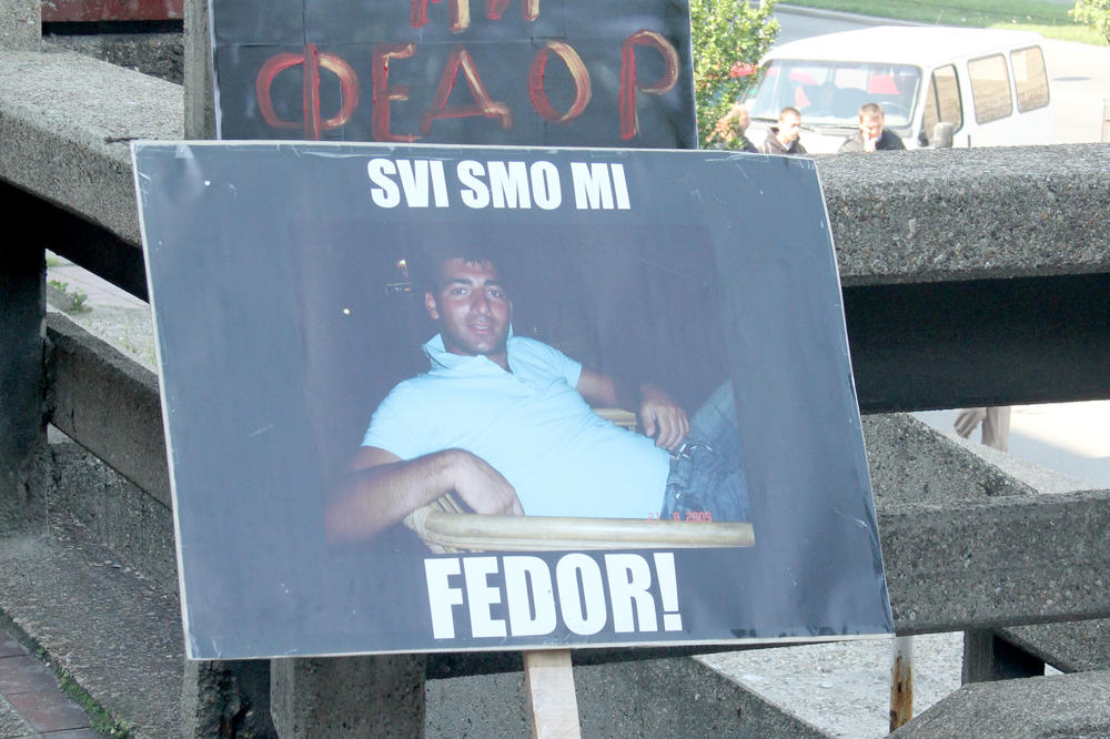 POVEĆANE KAZNE ČETVORICI BIVŠIH RADNIKA OBEZBEĐENJA SPLAVA U BG-U! Šutirali i udarali Fedora Frimermana do smrti!