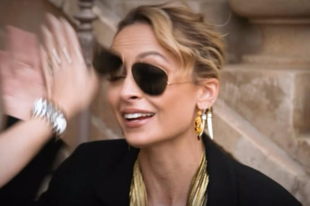 BAMMMMMMM, ŠAMARČINA USRED EMISIJE: Startela popila batine uživo, a reakcija...(VIDEO)