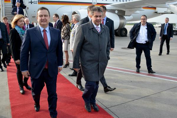 NEMAČKI ŠEF DIPLOMATIJE U BEOGRADU: Zigmar Gabriel otkrio šta misli o Vučićevoj pobedi! (FOTO)