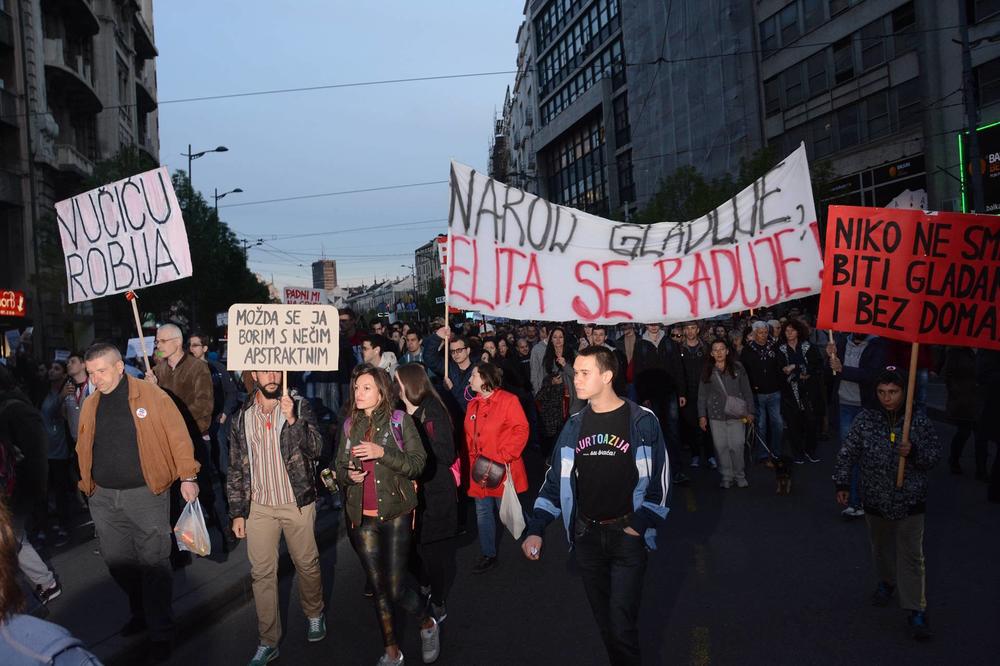 DEMONSTRANTI ODGOVORILI VULINU: Iako smenjuješ čelnike RTS-a, MI NASTAVLJAMO!