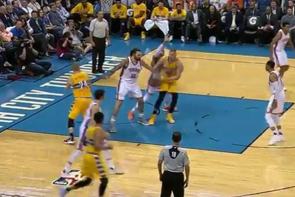 Adamse, Kantere i Gibsone, dobrodošli u vašu noćnu moru! Ona se zove NIKOLA JOKIĆ! (VIDEO)