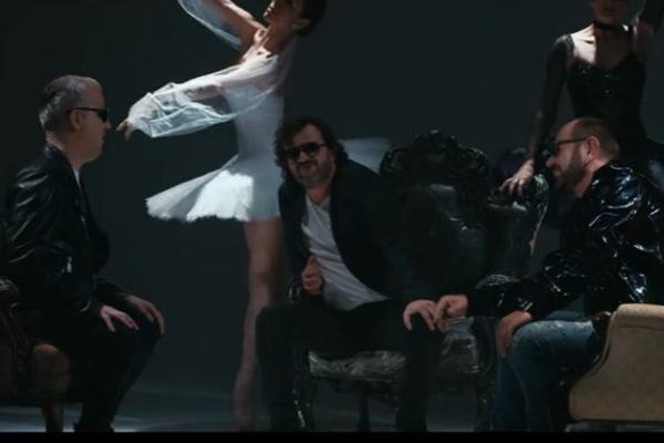 LJUDI MOJI, ŠTA JE OVO? Slušala sam najjaču pesmu koja je ikada snimljena, a ni ne volim narodnjake! (VIDEO)