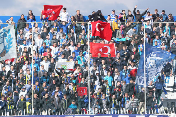 Baš, baš dugo se publika u Novom Pazaru nije ovoliko osramotila! (VIDEO)