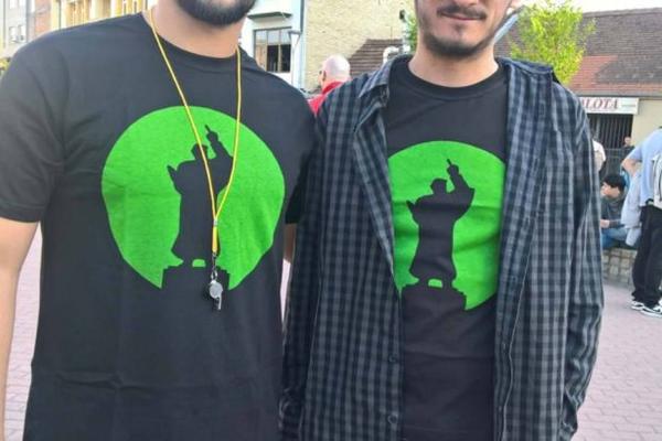 NEPOZNATE OSOBE NAS PRATE I SNIMAJU: Inicijatori protesta u Novom Sadu vidno zabrinuti!