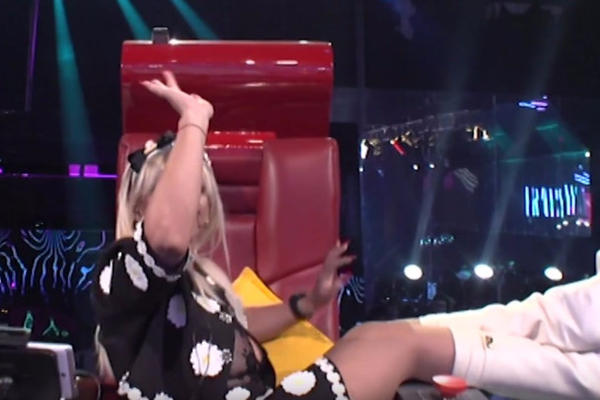 OVO SADA VEĆ NIJE NORMALNO! Dok su se Zorica i Maja žestoko svađale, Dara pokazala BRADAVICE! (VIDEO)