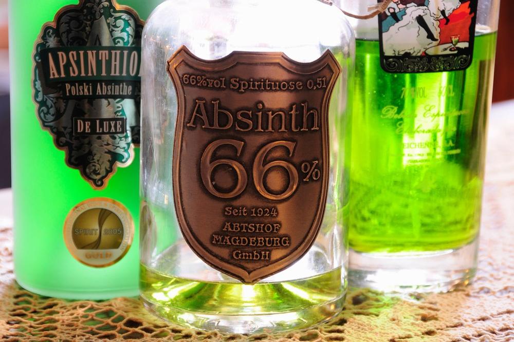 Spalio je barmen: Koktel veče se pretvorilo u pravu noćnu moru!(VIDEO)