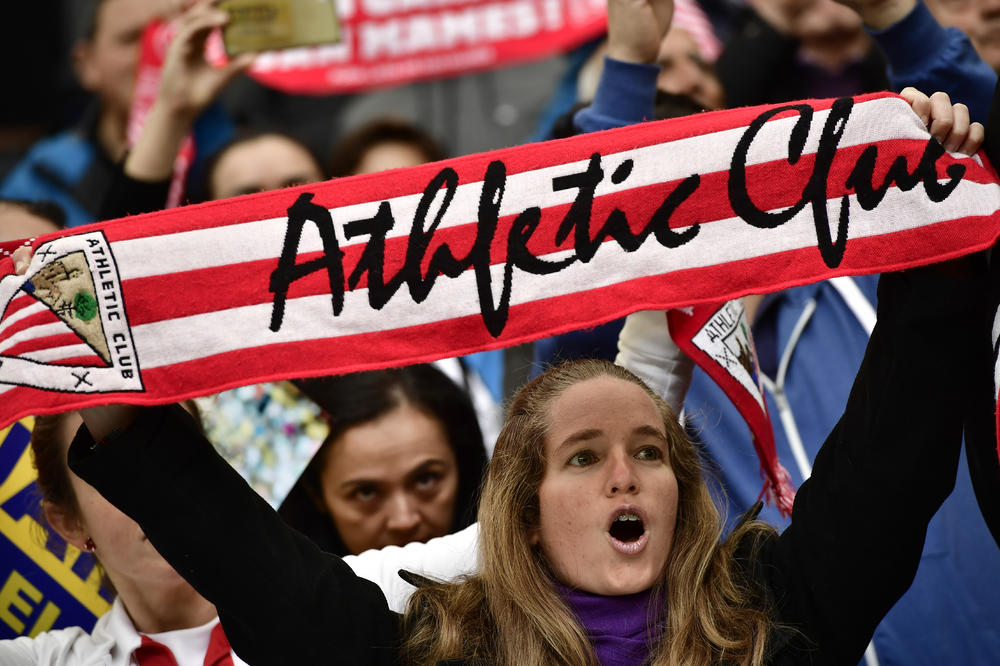 NEKI MNOGO VELIKI LJUDI! Igrač Atletik Bilbaa završio na hemoterapiji, svi iz ekipe obrijali glave! (FOTO)