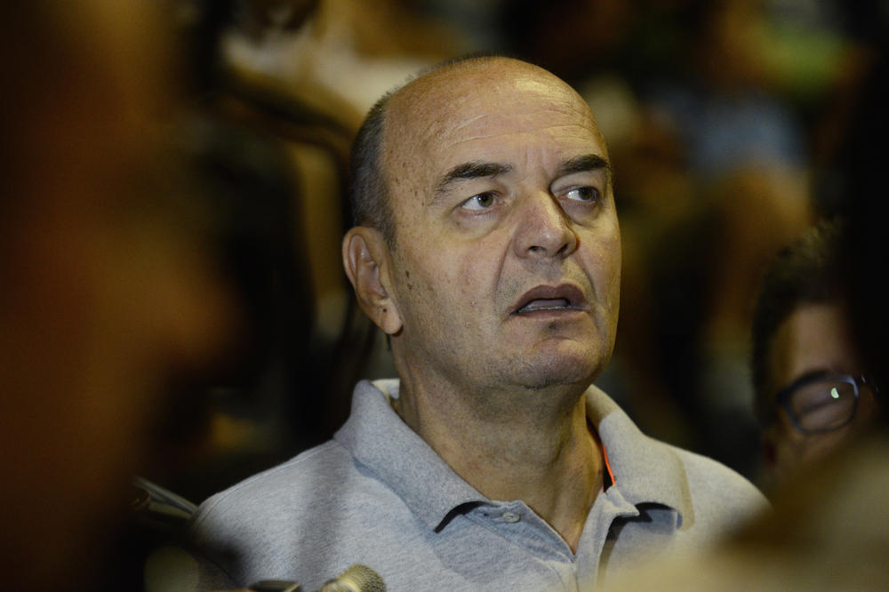 TEŠKO MI JE! Javio se Duško Vujošević iz bolnice i ispričao šta se dogodilo u Bratislavi!