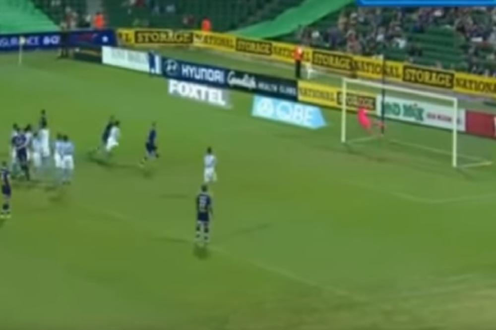 Ljudi moji, pa da li je ovo moguće?! Zaboravljeni bivši vezista Partizana postigao gol koji je obišao svet! (VIDEO)