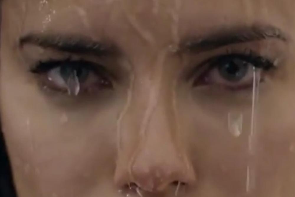 Bivša SRPSKA SNAJKA na Uskrs objavila erotski SNIMAK: Razbesnela hrišćane, pale teške uvrede!