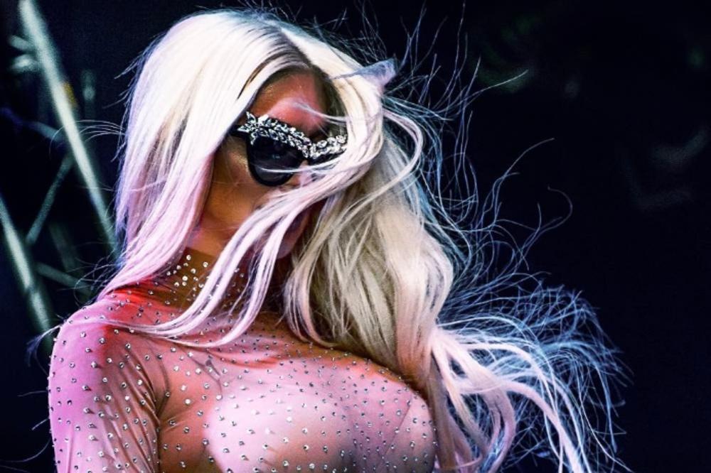 KO BI REKAO, ZA SAMO 700 DINDŽI! Izgledajte kao Jelena Karleuša za male pare! Ako to želite... (FOTO)