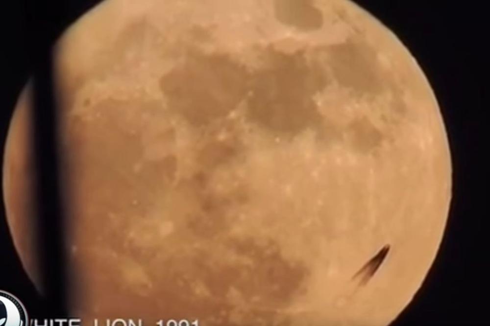 ŠTA JE OVO SNIMLJENO KAKO PROLAZI ISPRED MESECA? Rusi, Ameri ili vanzemaljci? (VIDEO)