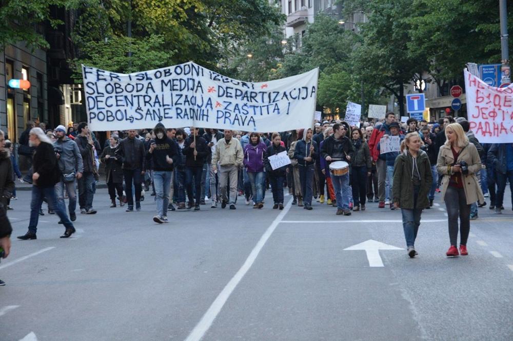 "MI NISMO MIŠEVI"! Protest gotov, NOVI NAJAVLJEN ZA SUTRA u 6! Demonstranti održali minut ćutanja za MILICU RAKIĆ!(FOTO) (VIDEO)