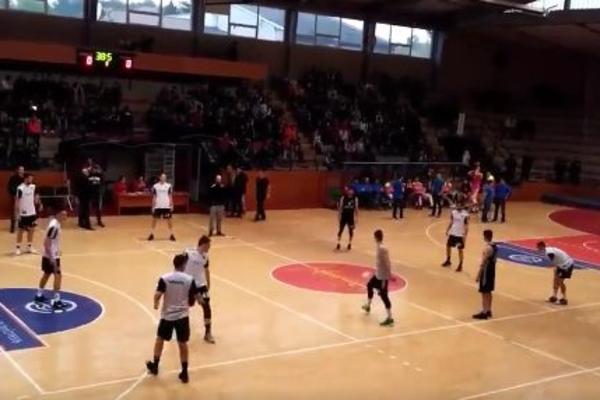 LUDILO U KRUŠEVCU! Karahodžić slomio tablu, igra se fudbal umesto košarke! (FOTO)