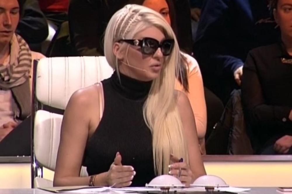 KARLEUŠA JE GODINU I PO DANA KRILA PROBLEM: Istina o operaciji pevačice i postoperativnom oporavku!