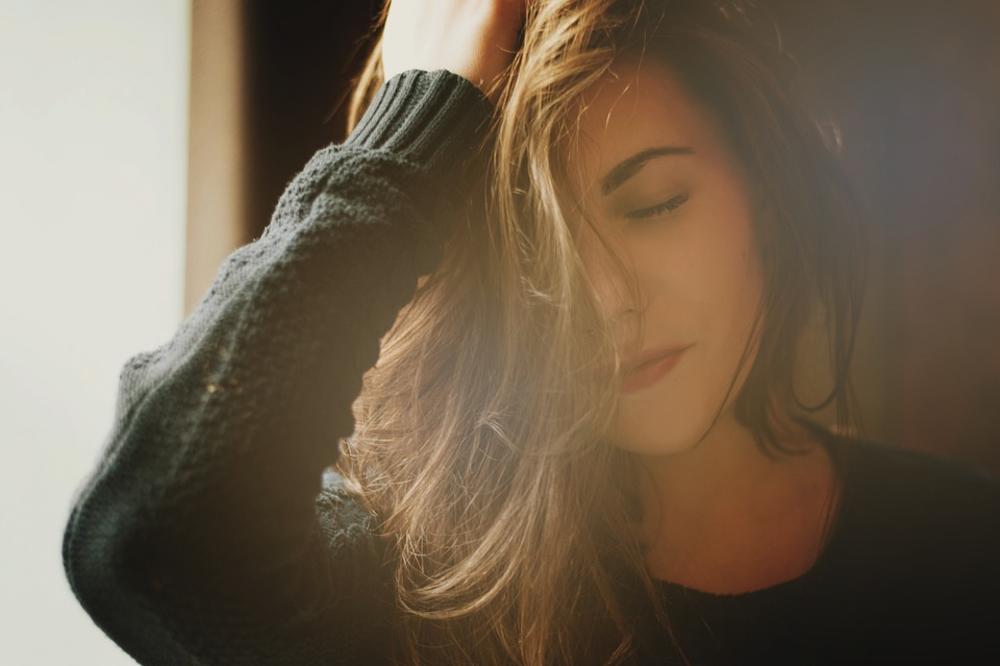 Zašto NIKAD ne smete da spavate s mokrom kosom? (FOTO) (GIF)