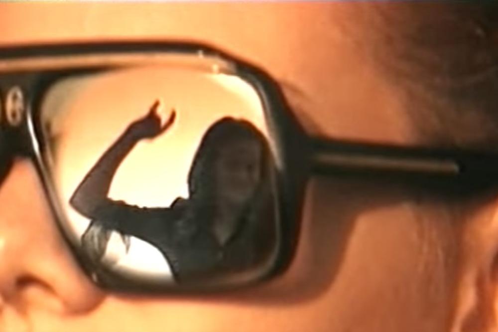 NOSIO JE PERIKE, PRIČALO SE O NJEGOVIM PREVARAMA, A OVO NIKO NIJE ZNAO Otkriveno ko je devojčica u čuvenom hitu!