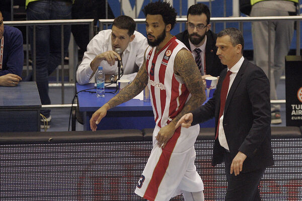 VILIJAMS BOCNUO POZNATOG CRNOGORCA : Ko će je***o da me čuva?