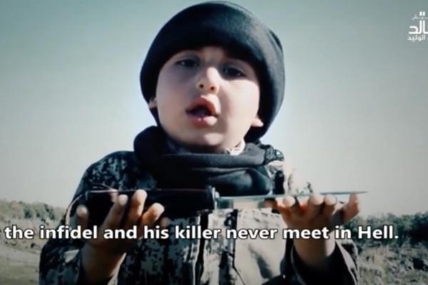 JEZIVI ISLAMISTI: Dečak (6) pomogao u ubistvu zatvorenika! (UZNEMIRUJUĆI VIDEO)