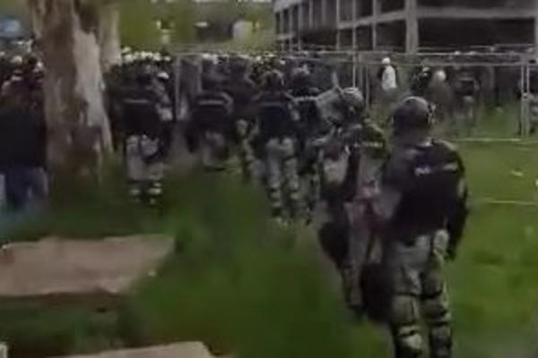 OPET FRKA PRED DERBI! Nova tuča navijača i policije! (VIDEO)