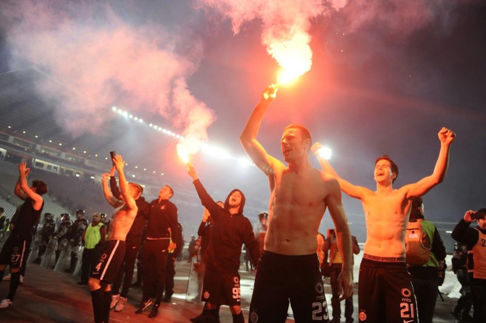 RUPA JE ZATRPANA: Brutalne prozivke igrača Partizana posle pobede u derbiju! (FOTO)