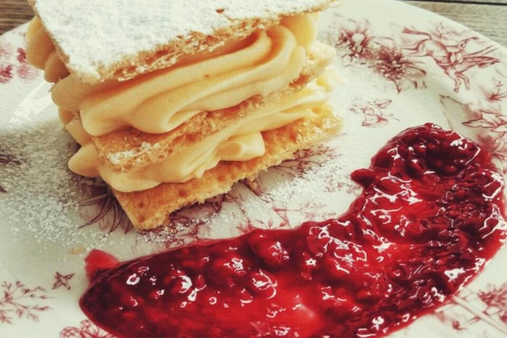 NEKADA SMO ZBOG OVIH KOLAČA IŠLI U NAJBOLJE POSLASTIČARNICE: Sada ih spremamo kod kuće, a OVO je TAJNI SASTOJAK