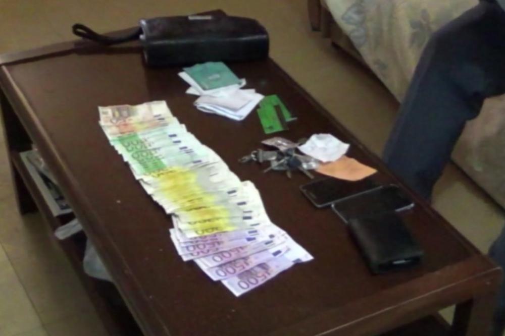 PUNA TORBA NOVČANICA OD 500 I 200 EVRA: Ovako je uhapšen direktor RESAVICE! (VIDEO)