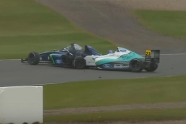 Klincu (17) koji je na Formuli 4 doživeo jedan od najstravičnijih udesa, AMPUTIRANE OBE NOGE! (VIDEO)