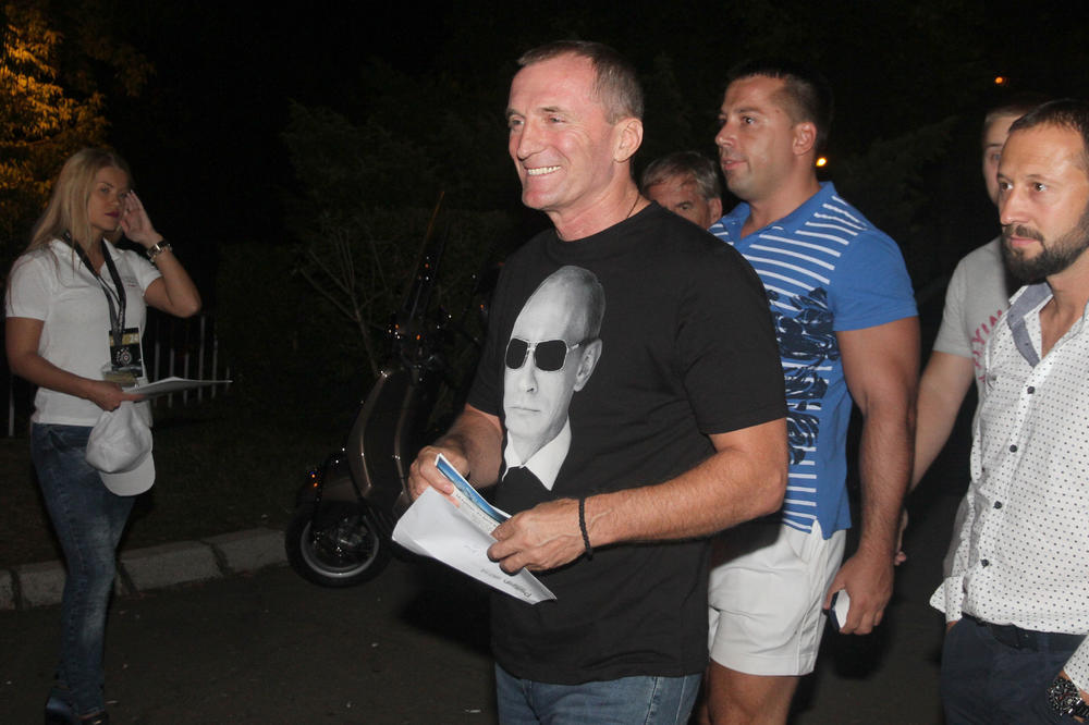 PEŠUKIĆ OGORČEN NA RAJU BOŽOVIĆA: Da li sam ja nečiji rob?! Menadžer tvrdi da je dobio pretnje od oca fudbalera!