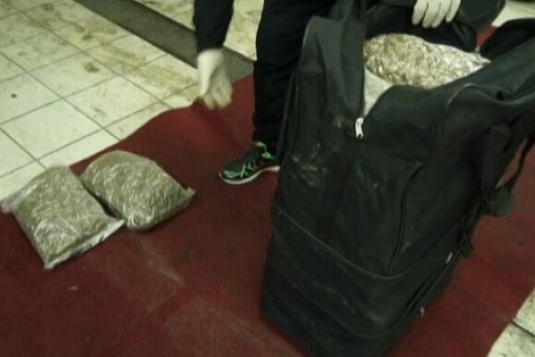 POLICIJA RAZBILA ALBANSKO-SRPSKU MAFIJU: Pogledajte kako su u Beogradu uhapšeni NARKO-BARONI! (VIDEO)