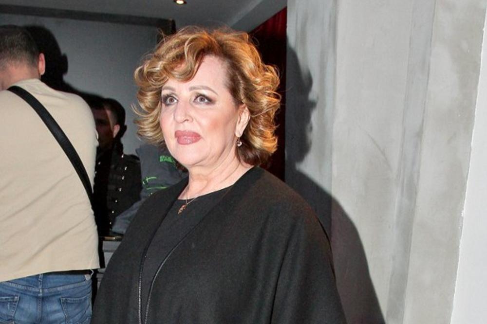 PRIVATNA ARHIVA ANE BEKUTE! RAZOTKRIVENE SLIKE KOJE JE SLALA ESTETSKOM HIRURGU: Obnažena POKAZALA SVE! (FOTO)