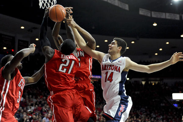 VUČE GA CRVENO- BELO: Bivši Zvezdin košarkaš još jednu sezonu u Americi, a onda... (VIDEO)