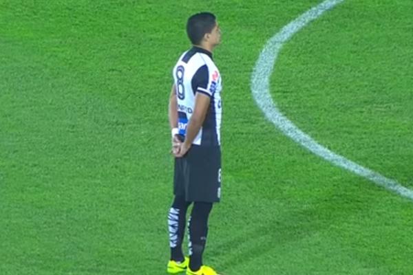 SAMO U JUŽNOJ AMERICI! Sahranili živog fudbalera usred utakmice! (VIDEO)