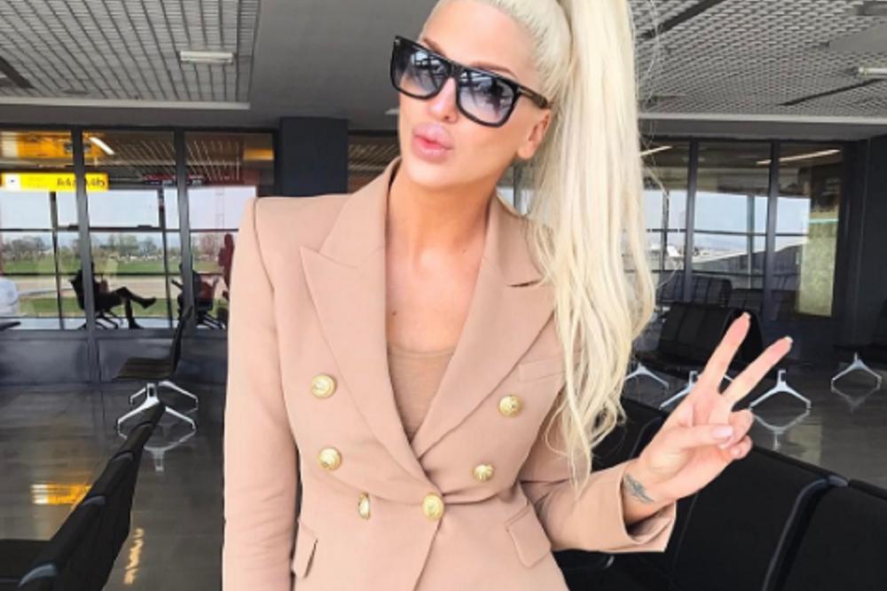 JK JE IZVADILA TUMOR IZ STOMAKA, ALI: Javnosti se obratio neko sasvim drugi, od pevačice i dalje ni traga ni glasa!