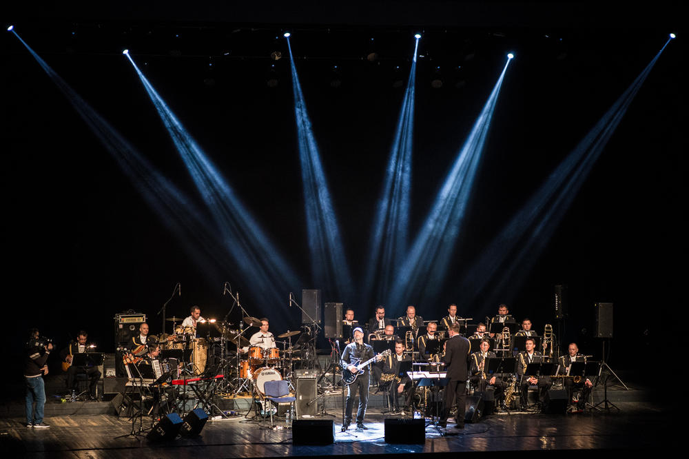 Kako se ono kaže, zapalio Sava Centar? E pa, Vlatko Stefanovski je zaista to uradio! (VIDEO)