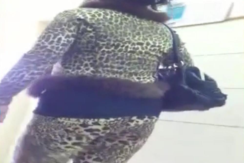 PROSTITUTKA ZA 600 DINARA NUDI SE PO BOLNICI: Da li je ovo najkontroverznija stvar koju ste ikada videli? (VIDEO)