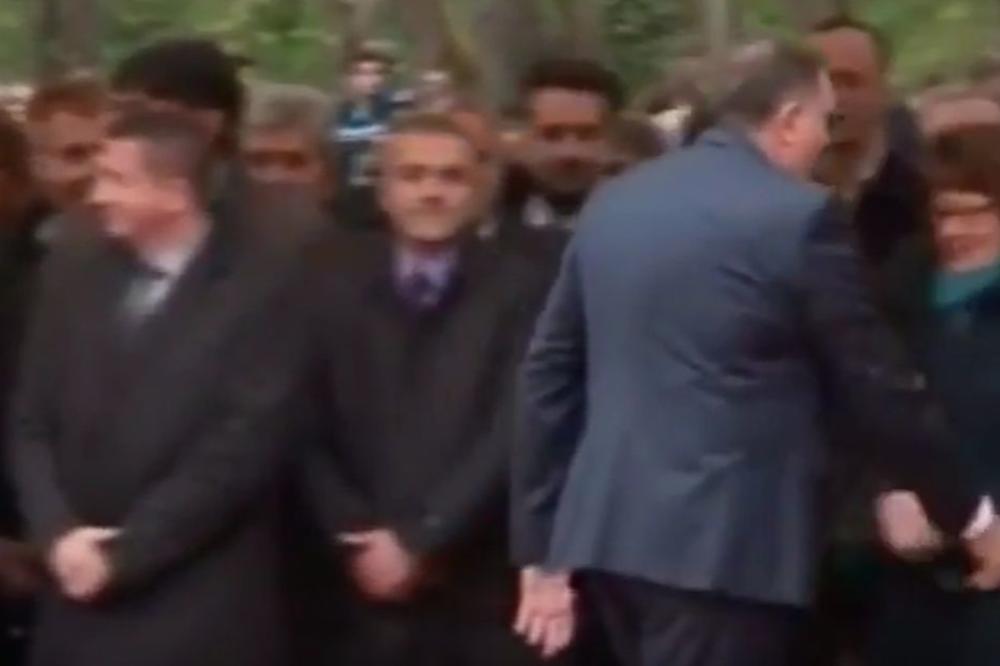 AMERIČKA AMBASADORKA PRUŽA RUKU DODIKU, A ON...: Ovo je trenutak o kom priča region! (VIDEO)