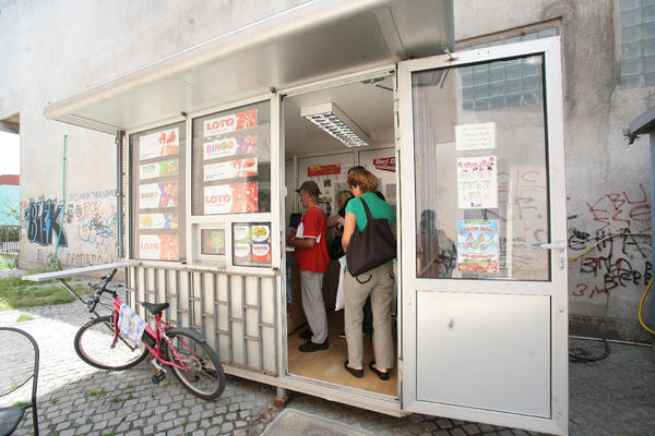 CELA SRBIJA MISLILA DA JE ON LOTO MILIONER! Svi mu čestitali, ali OVO je odalo muškarca iz Starih Banovaca