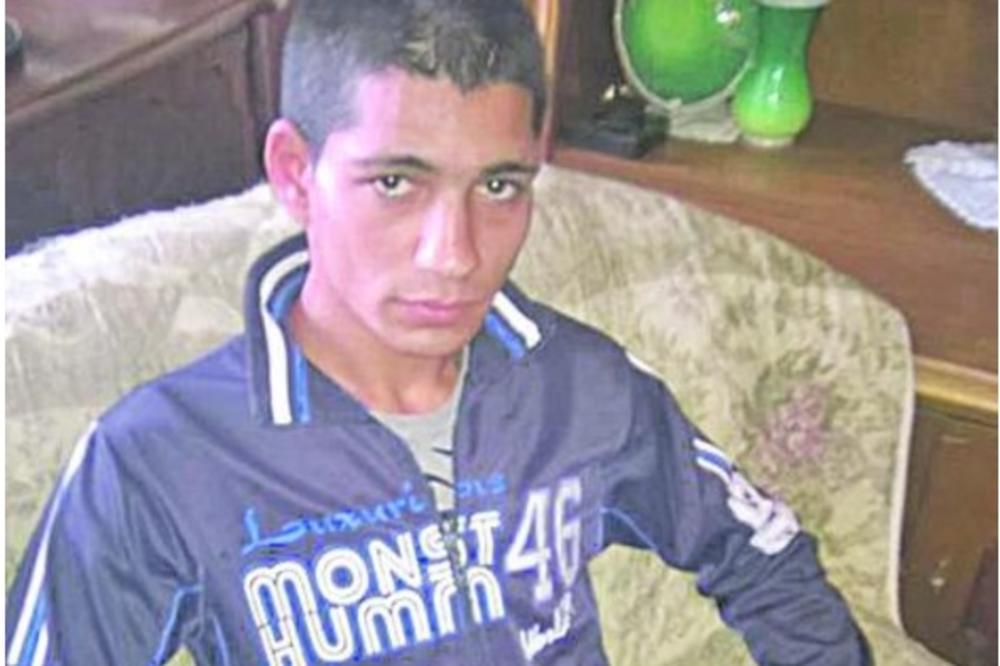 OTVORIO JE VRATA KUĆE U PLAMENU I VIDEO GA: Ovo je mladić koji je izgoreo u Sremčici, reči njegovog brata komšije neće zaboraviti!