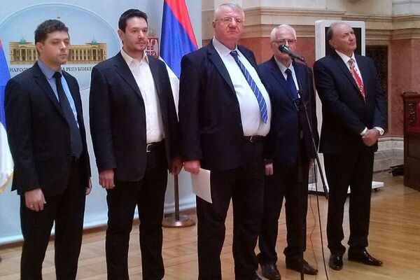 RADIKALI TRAŽE: Hitna sednica zbog pretnji na Kosovu, VUČIĆ DA PRISUSTVUJE!