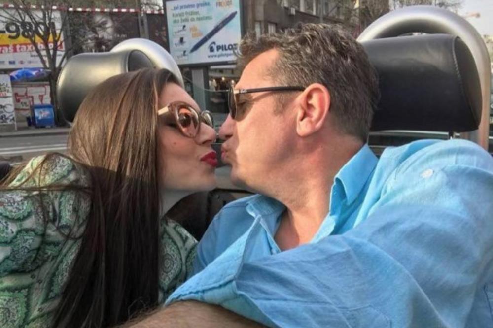 OVO NEMA NI U ŠPANSKIM SERIJAMA! Ženi se bivši dečko Vesne Zmijanac, a ona mu peva na SVADBI!