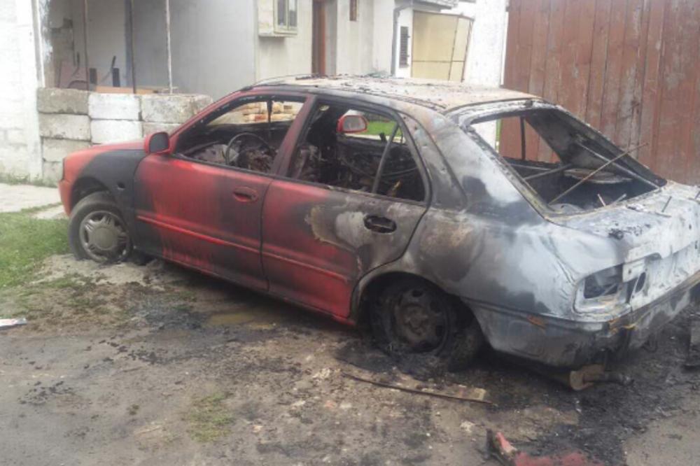 Kandidatu za odbornika DS-a ZAPALJEN AUTOMOBIL! (FOTO)